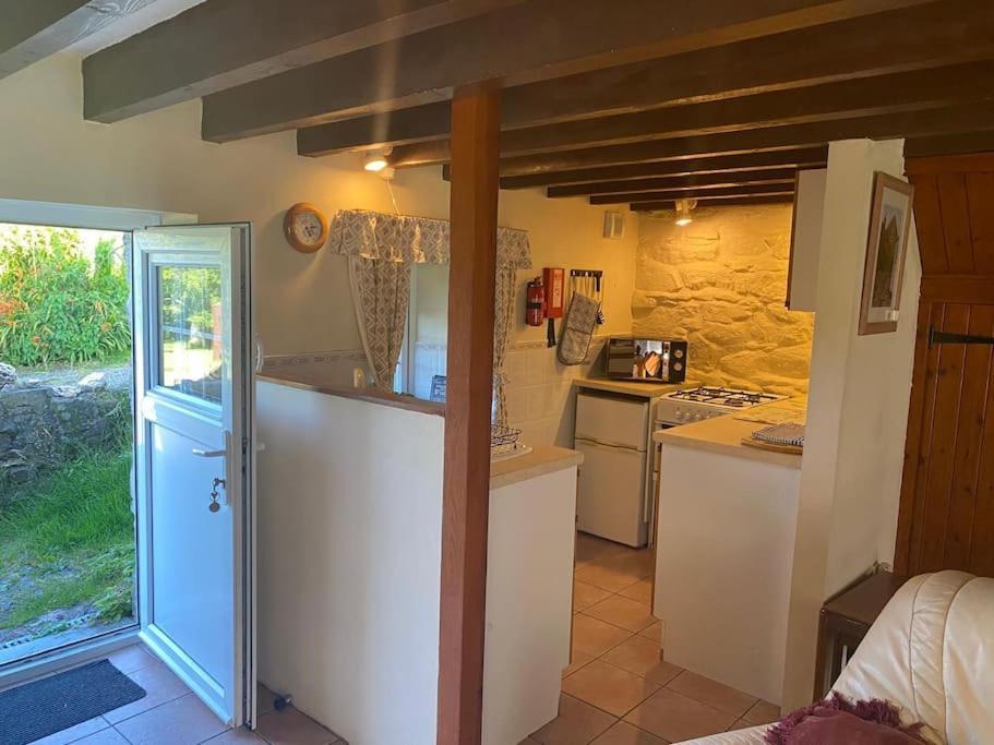 Banc Cottage Moylgrove Exterior photo